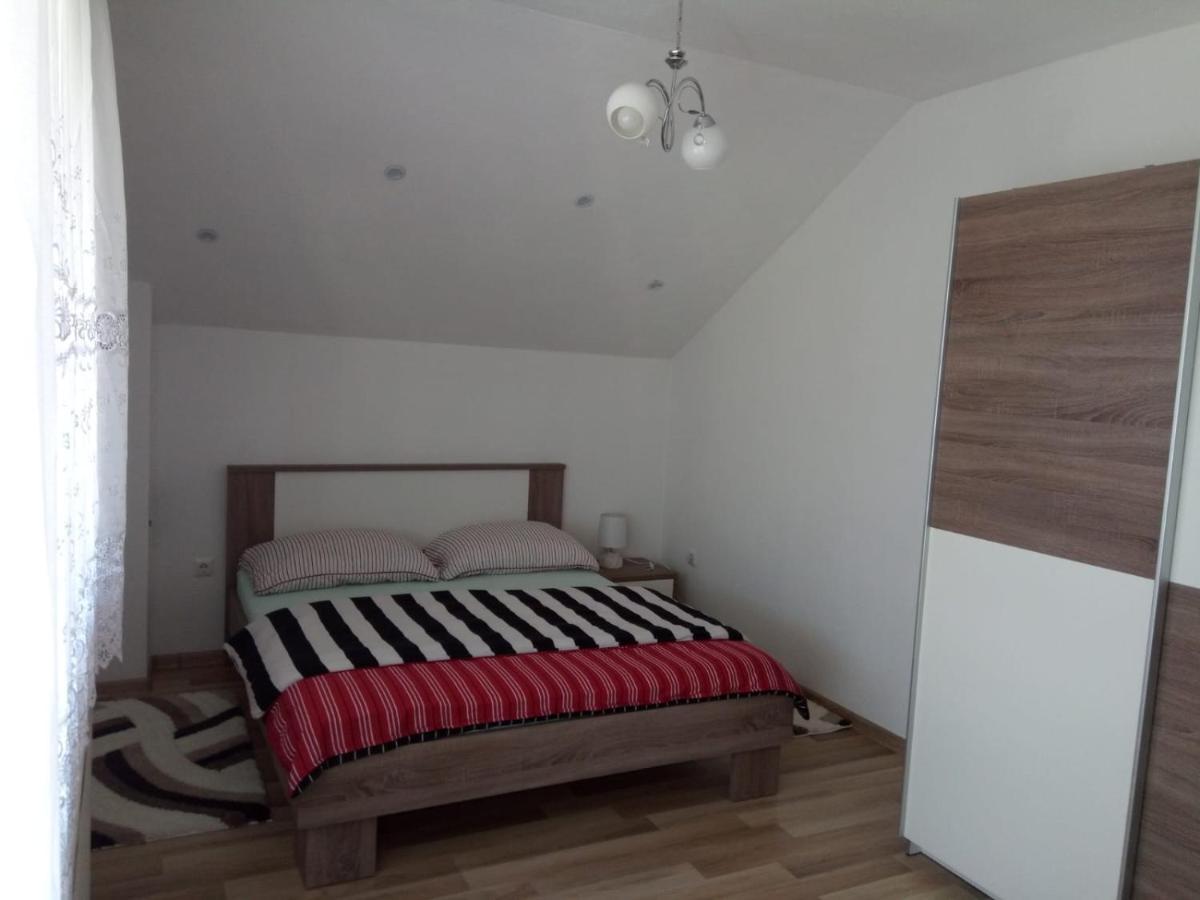 Apartman Karmen Gospić エクステリア 写真
