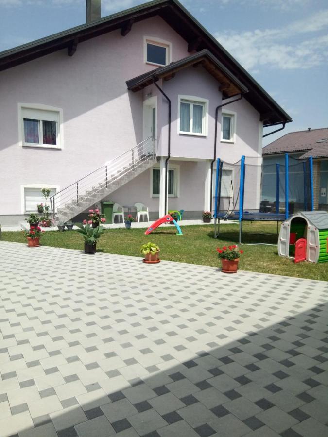Apartman Karmen Gospić エクステリア 写真