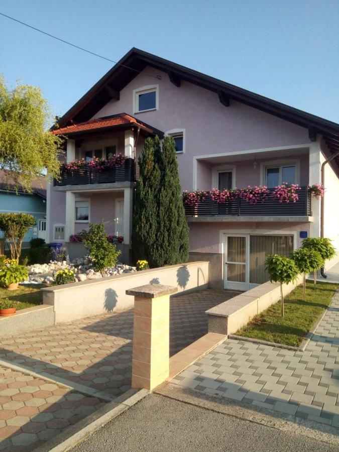 Apartman Karmen Gospić エクステリア 写真